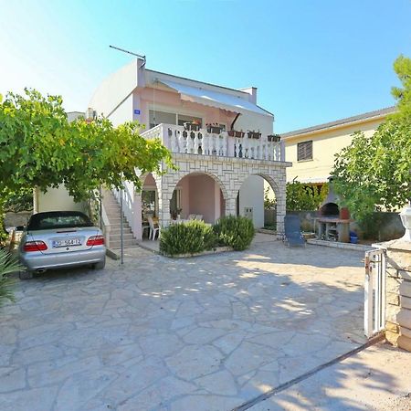 Villa Neyla Vir Εξωτερικό φωτογραφία