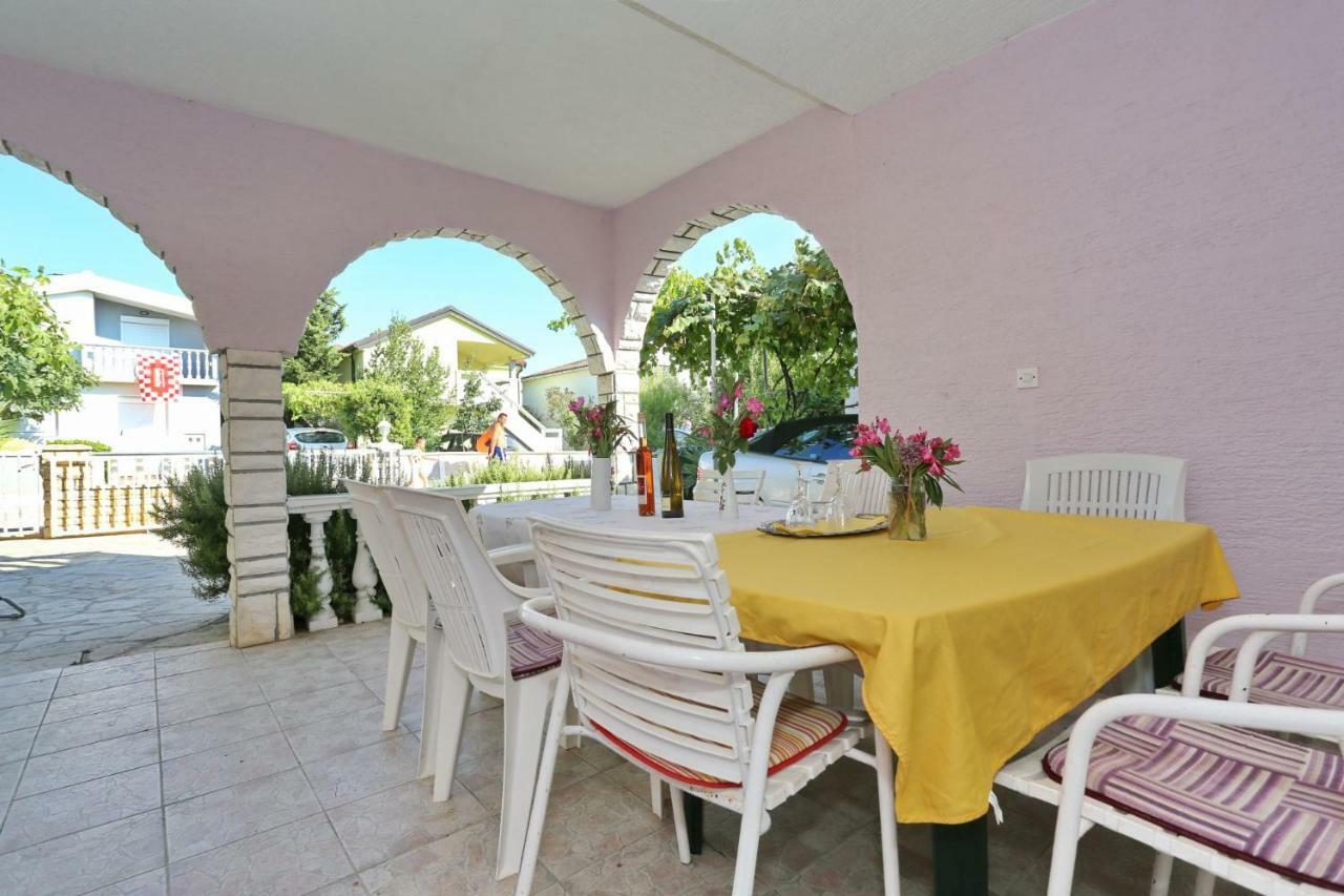 Villa Neyla Vir Εξωτερικό φωτογραφία
