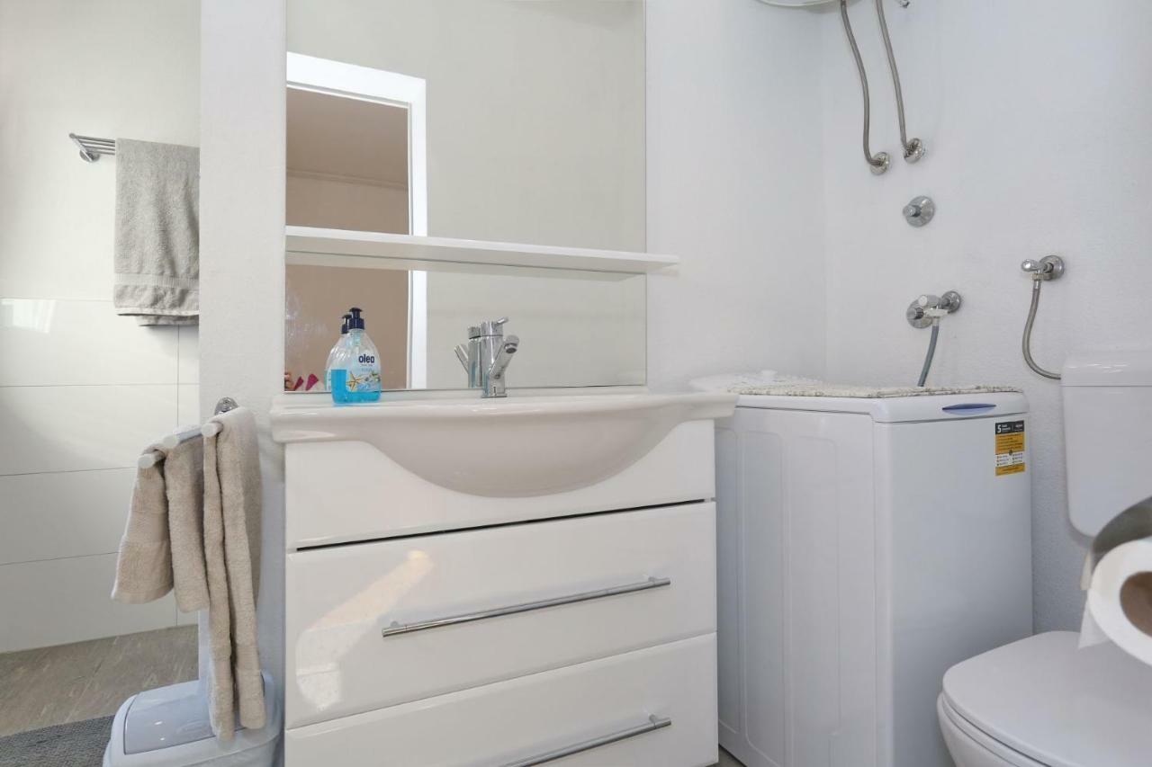 Villa Neyla Vir Εξωτερικό φωτογραφία