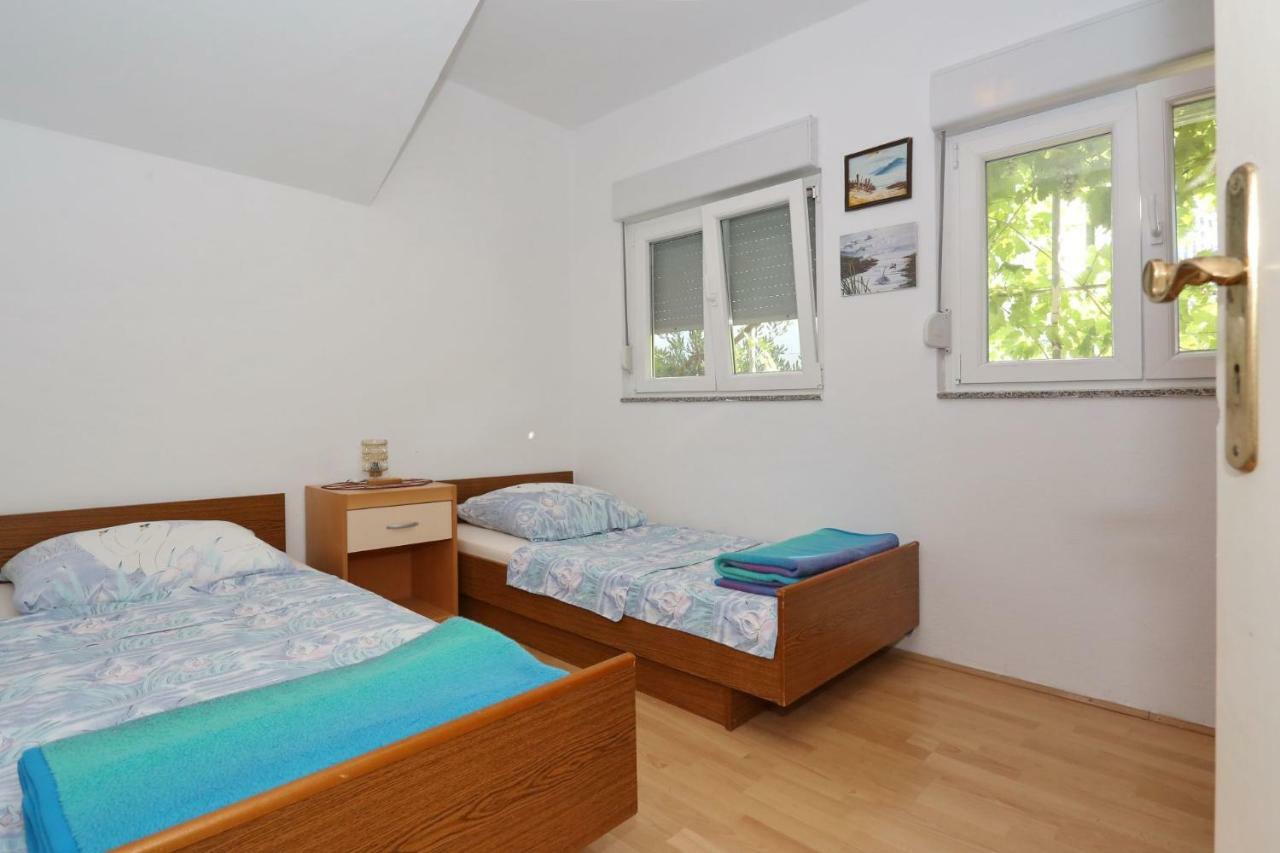 Villa Neyla Vir Εξωτερικό φωτογραφία