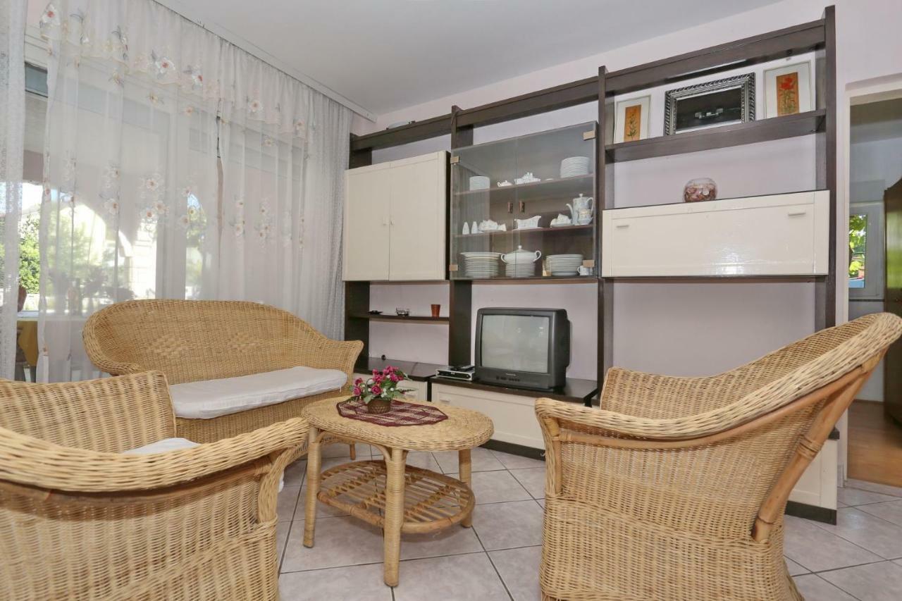 Villa Neyla Vir Εξωτερικό φωτογραφία