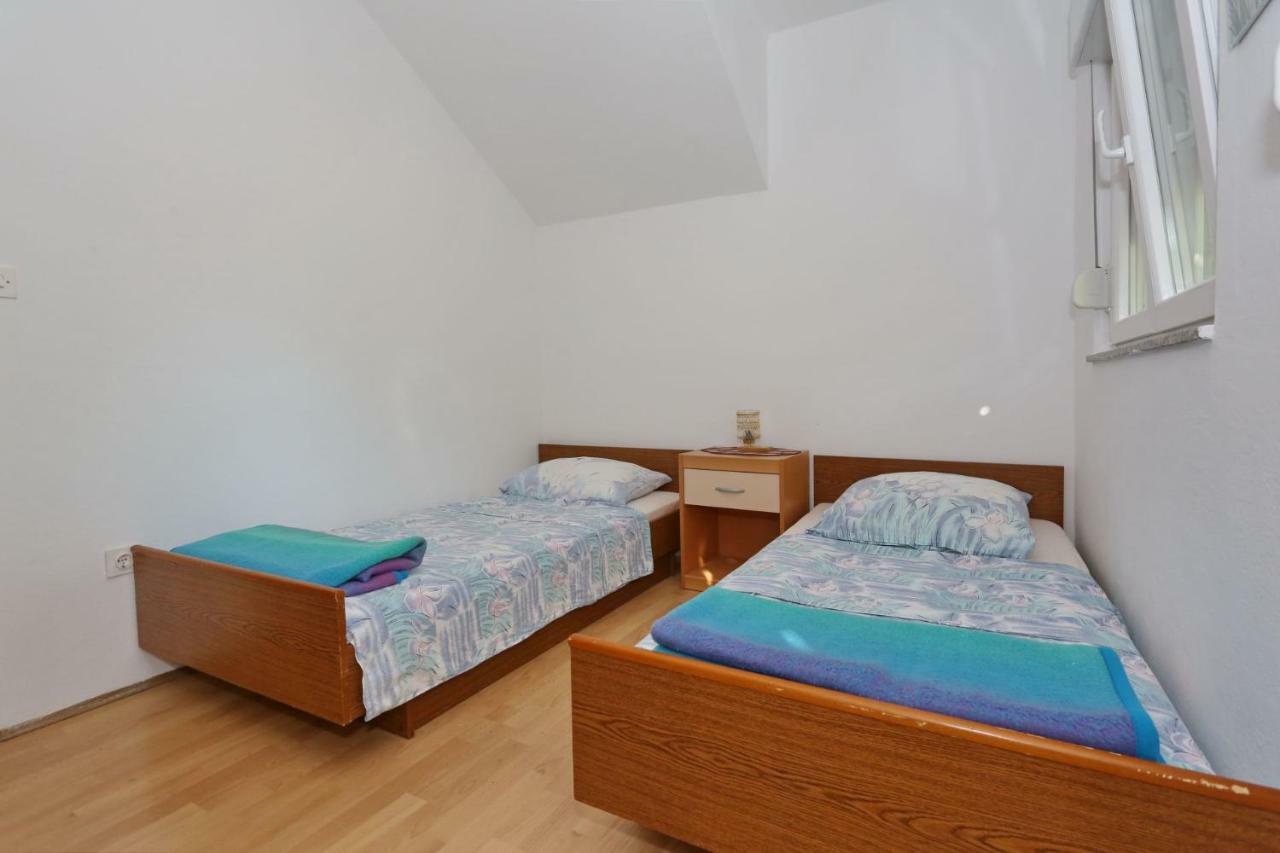 Villa Neyla Vir Εξωτερικό φωτογραφία