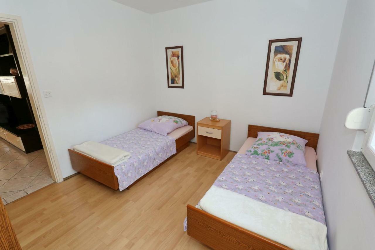 Villa Neyla Vir Εξωτερικό φωτογραφία
