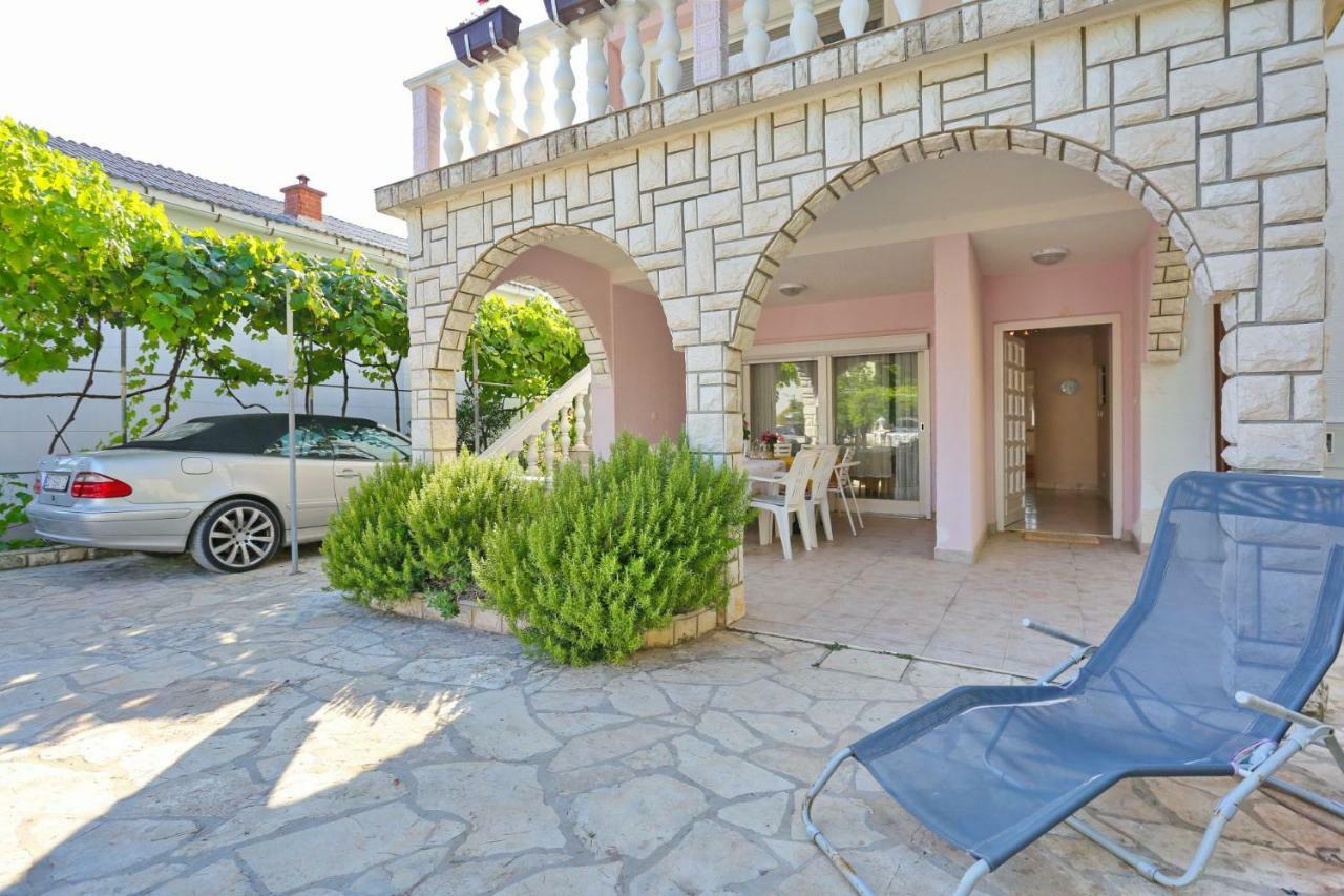 Villa Neyla Vir Εξωτερικό φωτογραφία